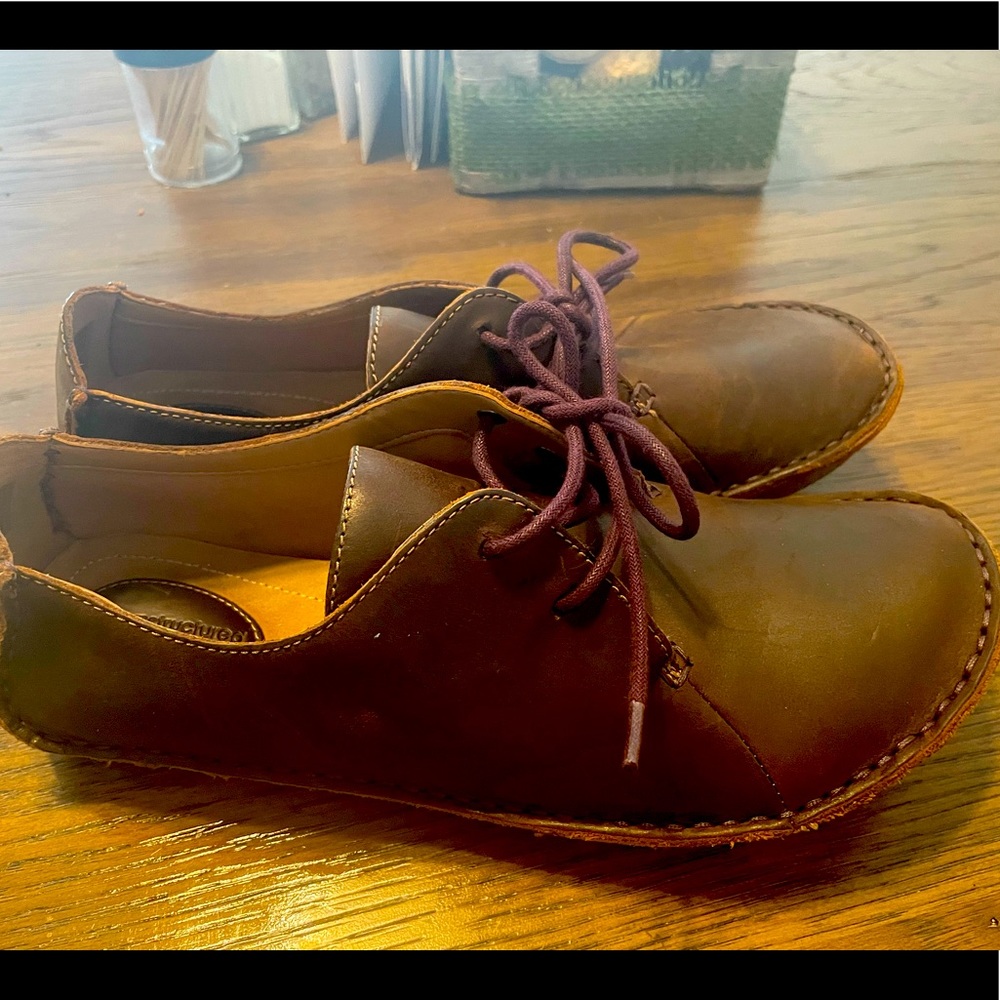 Women’s comfy leather shoe